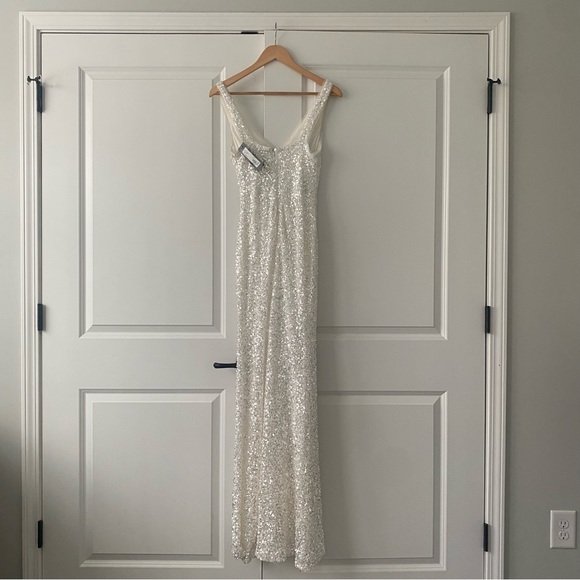 Betsy Adam V-Neck Cutout-Detail Sequinned IvorySilver 4 - Picture 9 of 16